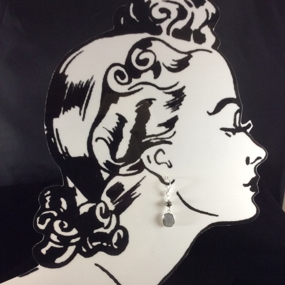 Labradorite Stone Dangle Earrings - Picture 2 of 5